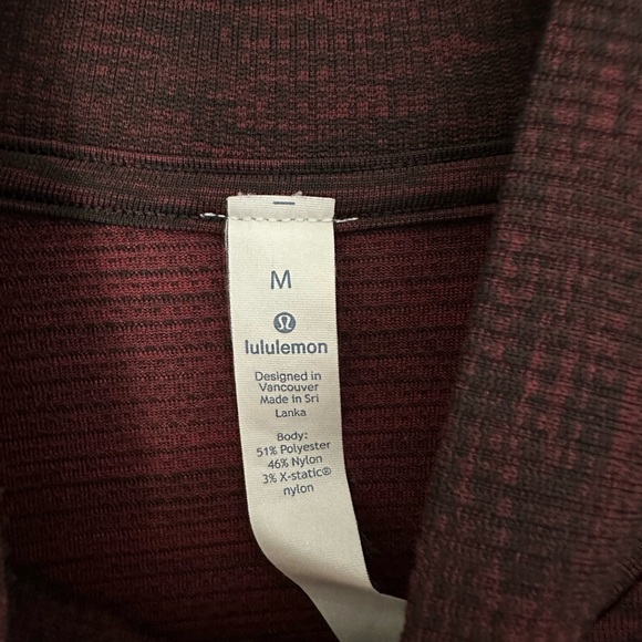 Lululemon dark red men’s medium half zip sweatshirt in excellent condition - Picture 2 of 3